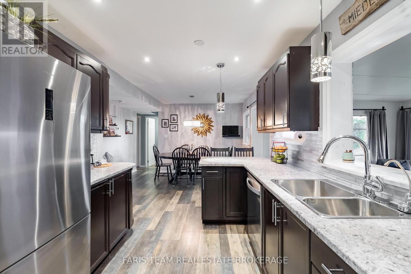 300 Juliana Road Property Photo 12