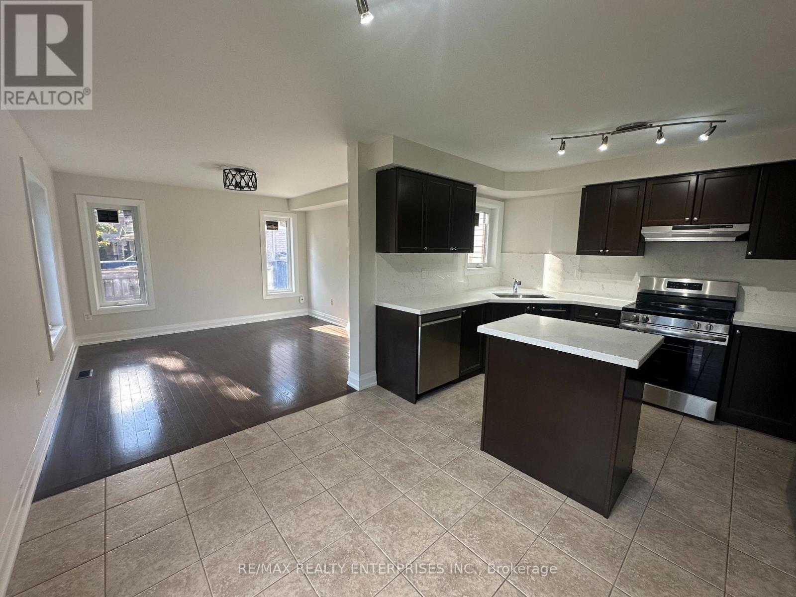 2 Summit Drive Property Photo 12