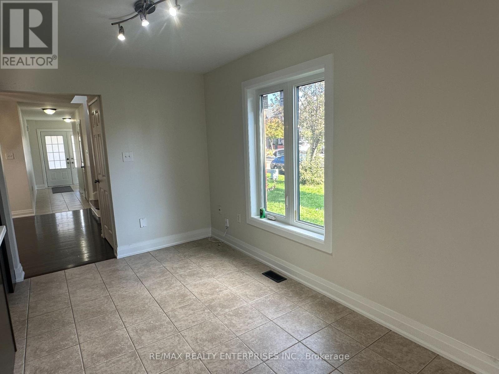 2 Summit Drive Property Photo 16