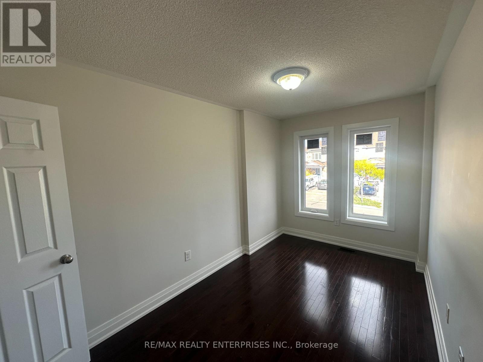 2 Summit Drive Property Photo 23
