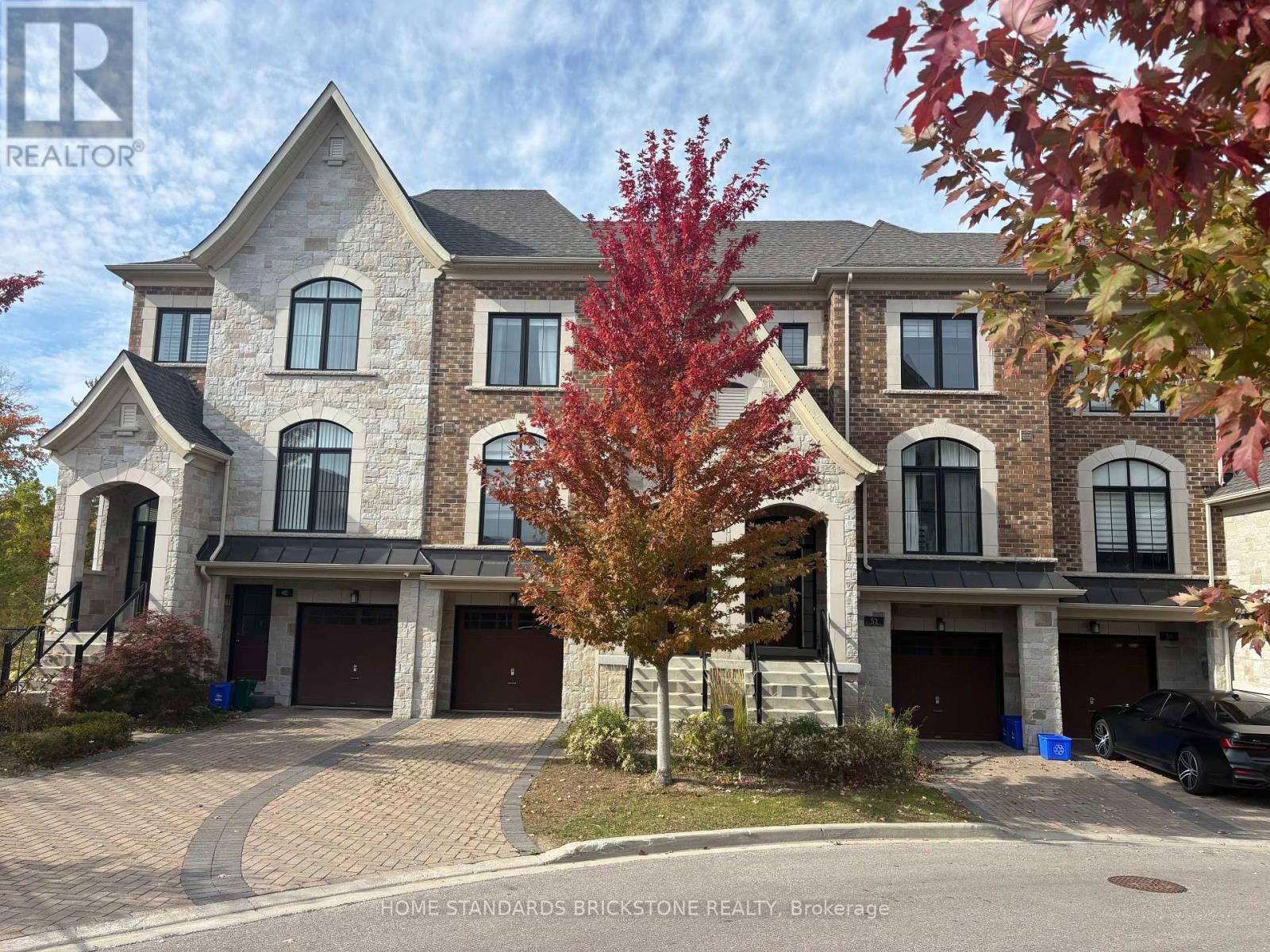 52 Duncombe Lane Property Photo 1