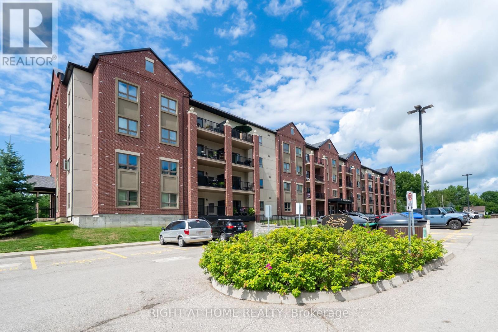 304 - 157 WELLINGTON STREET E Property Photo 1