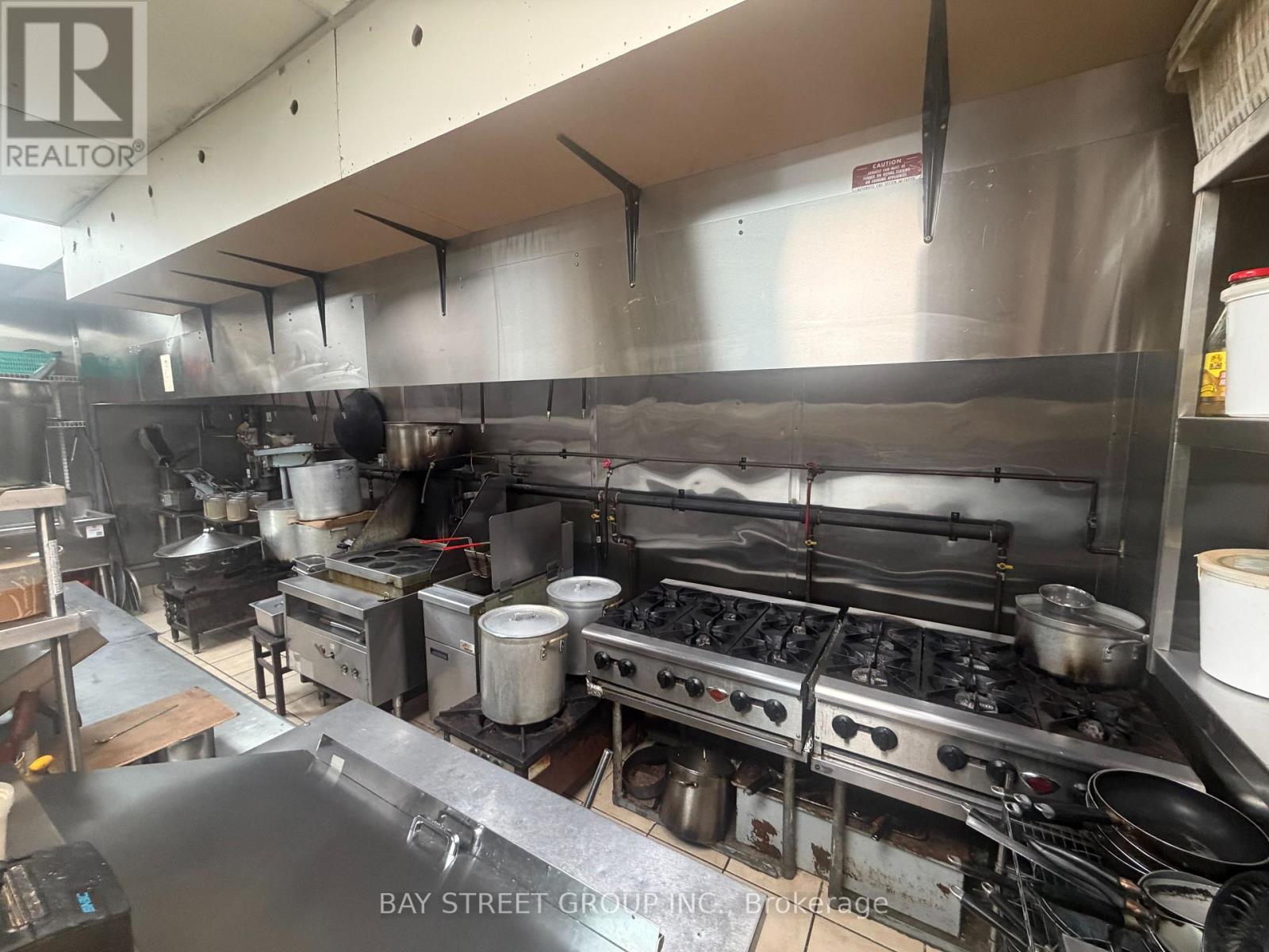 1077 - 8333 Kennedy Road Property Photo 8