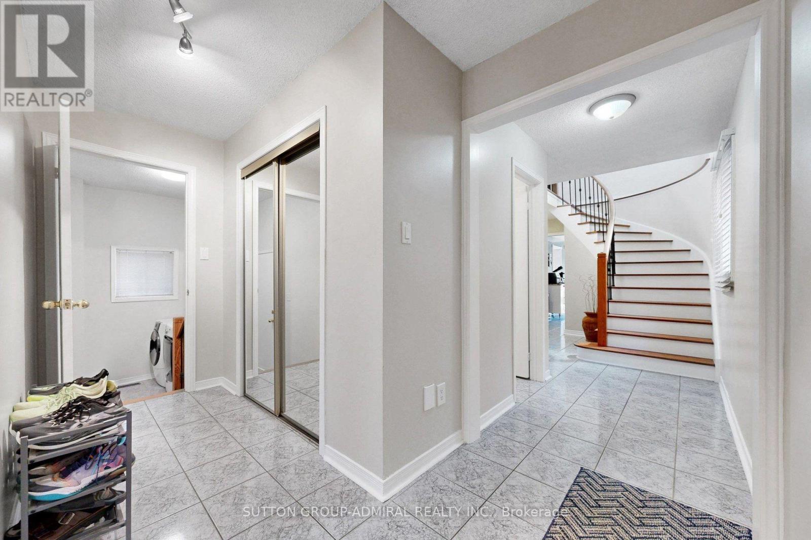 43 Berwick Crescent Property Photo 4