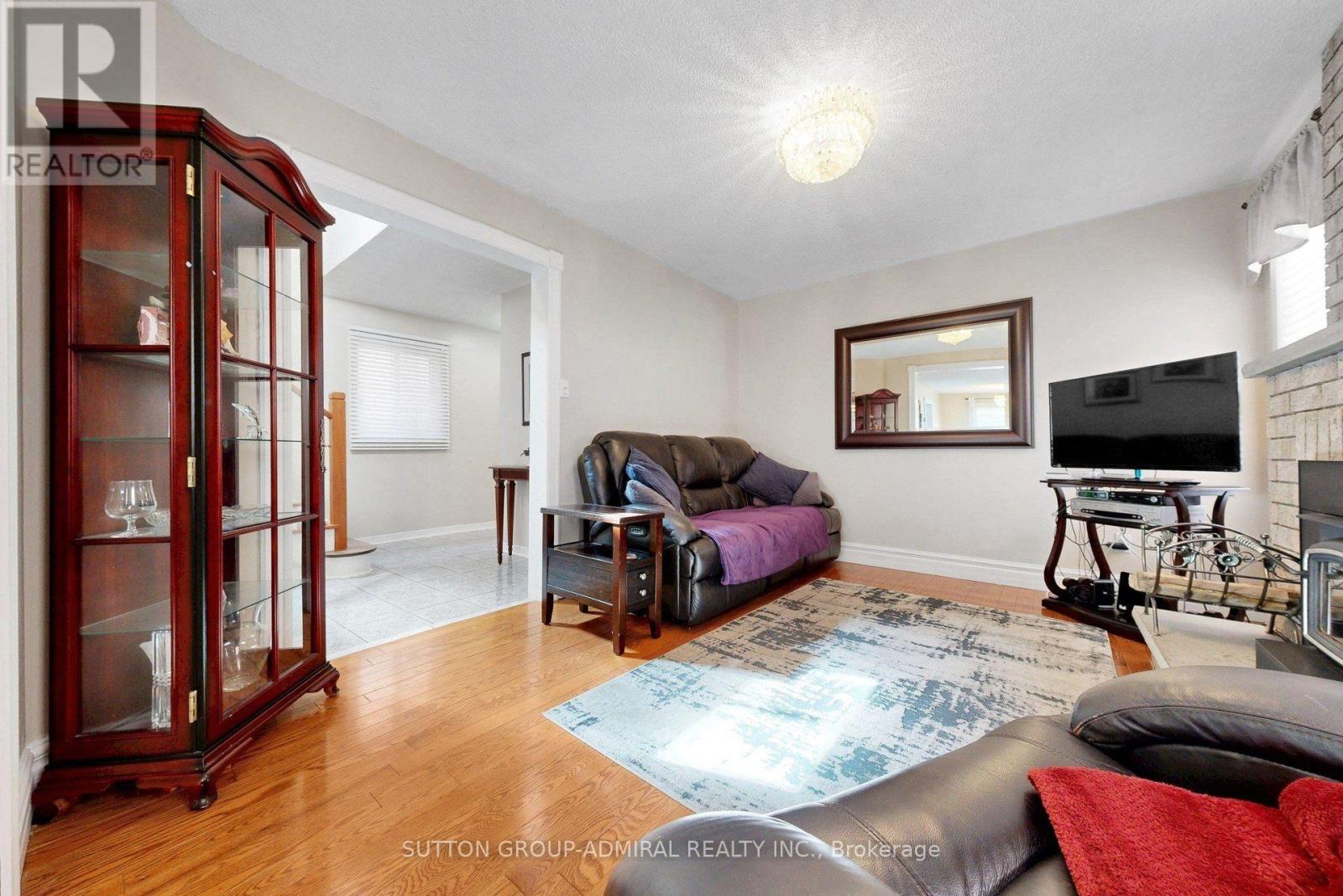43 Berwick Crescent Property Photo 11