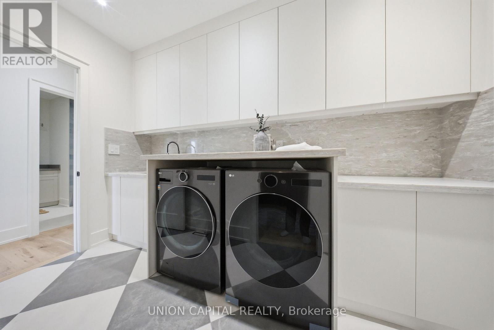 106 Hawthorn Avenue Property Photo 33