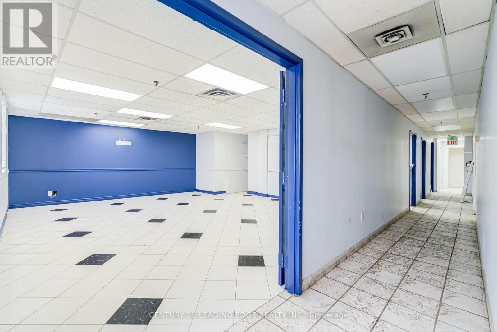 2nd Flr - 7601 Jane Street Property Photo 6