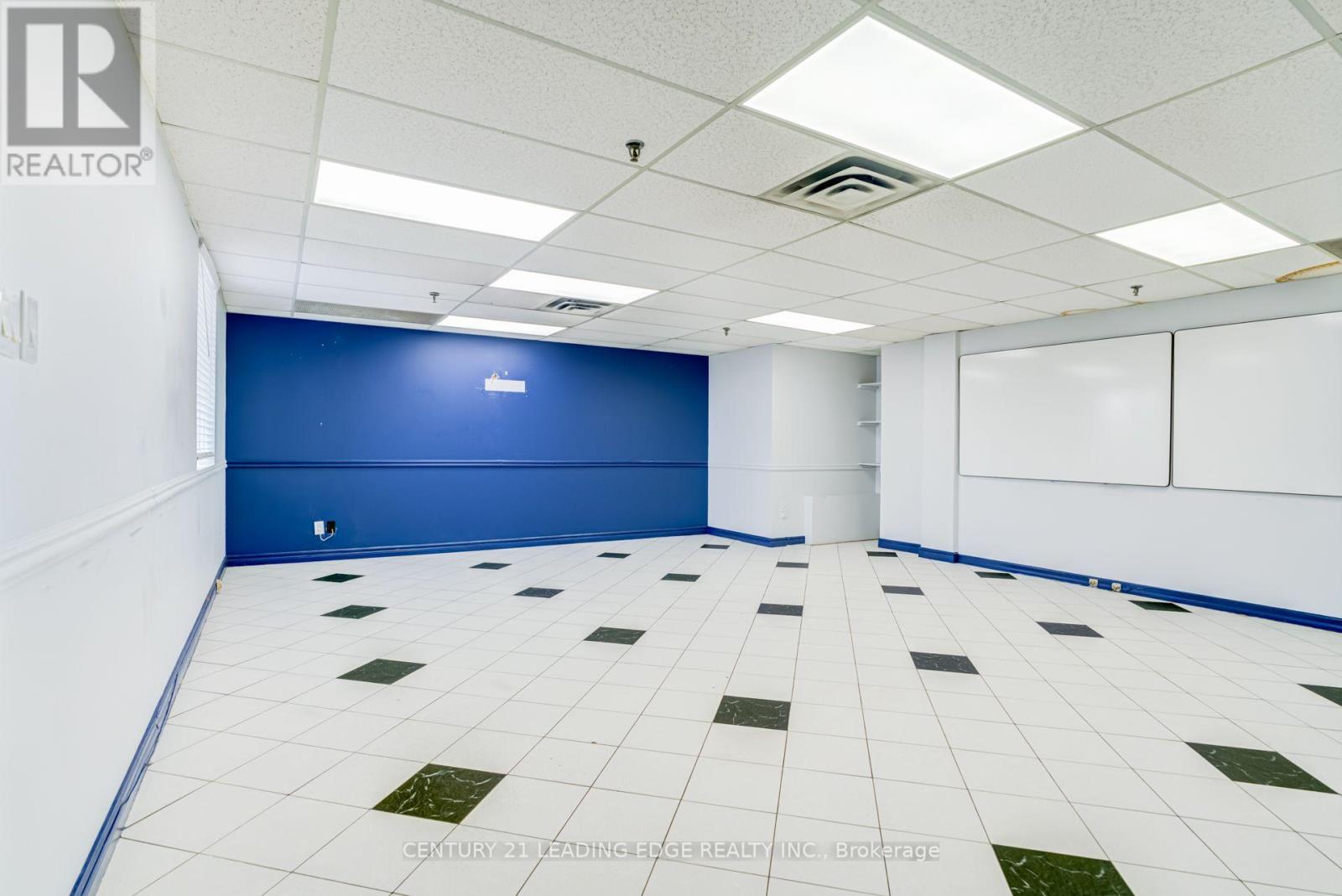 2nd Flr - 7601 Jane Street Property Photo 7