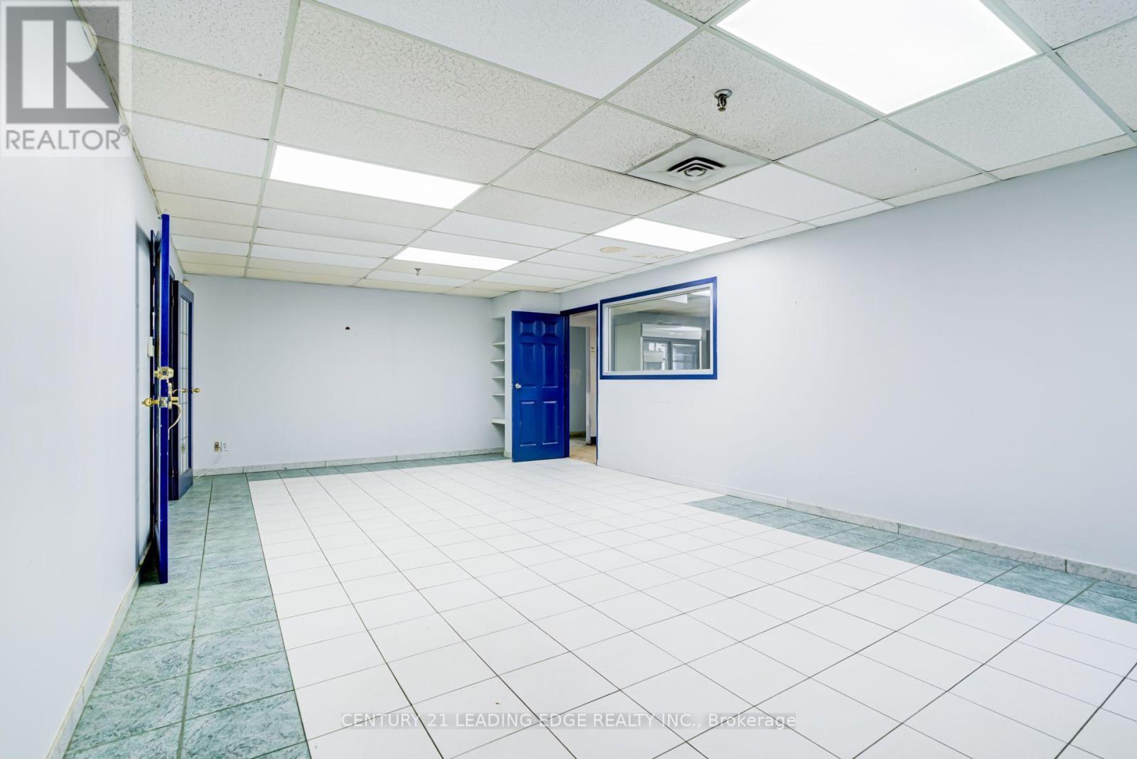 2nd Flr - 7601 Jane Street Property Photo 11