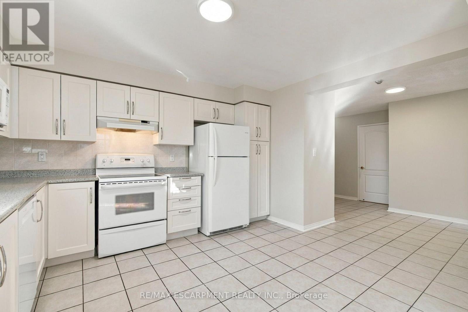 223 - 7373 Martingrove Road Property Photo 4