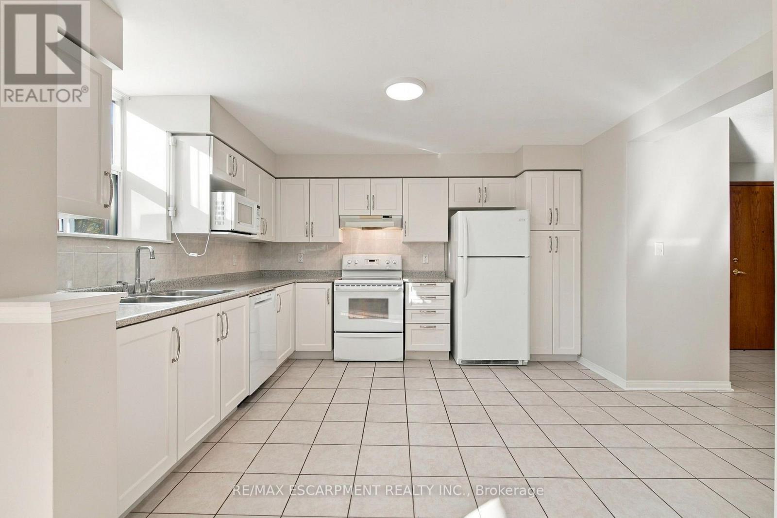 223 - 7373 Martingrove Road Property Photo 7