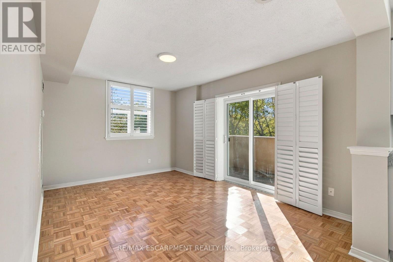 223 - 7373 Martingrove Road Property Photo 9