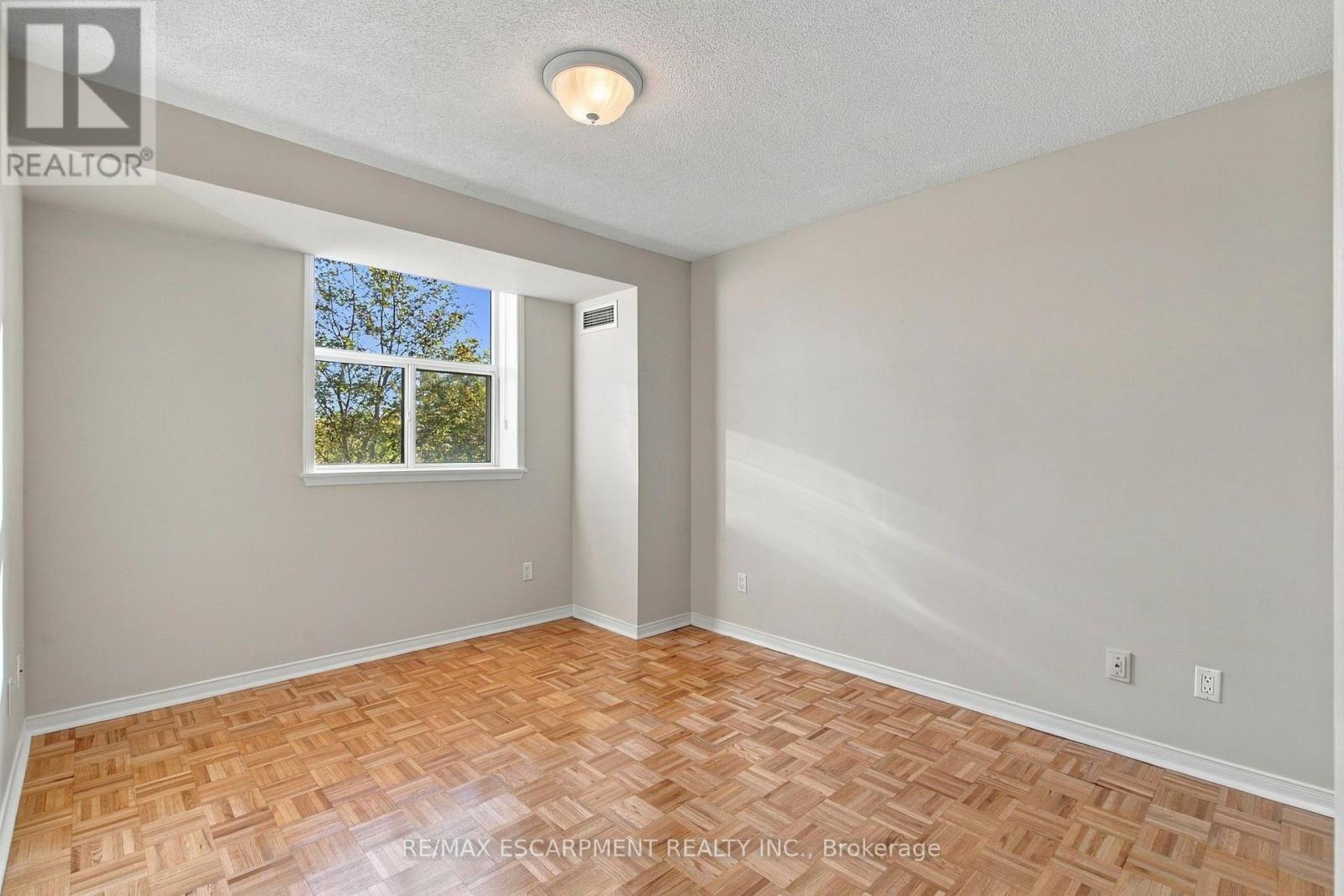 223 - 7373 Martingrove Road Property Photo 13