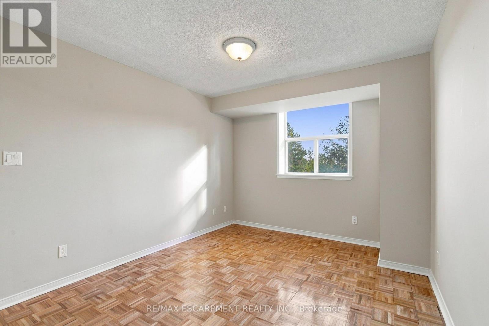 223 - 7373 Martingrove Road Property Photo 14