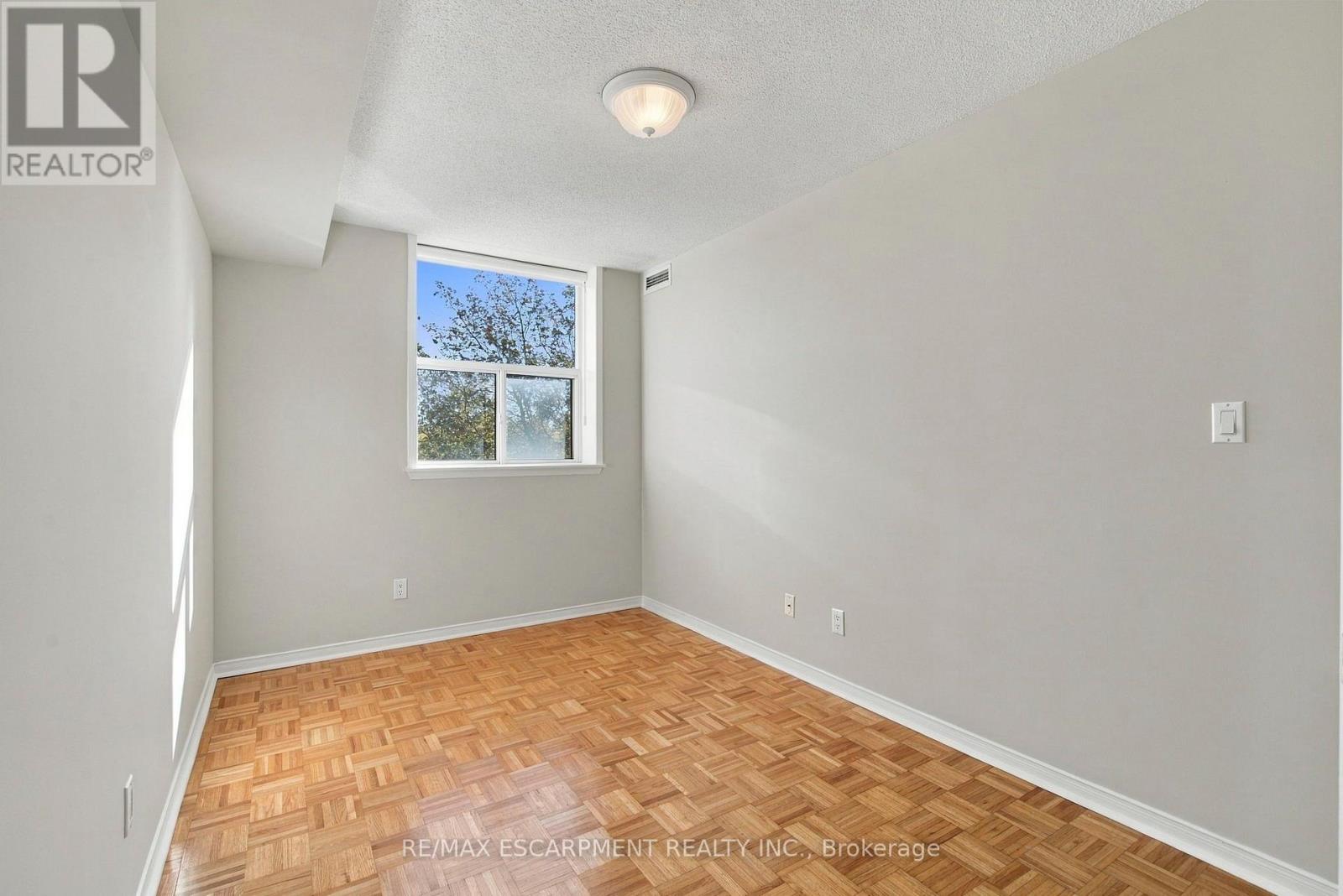 223 - 7373 Martingrove Road Property Photo 17