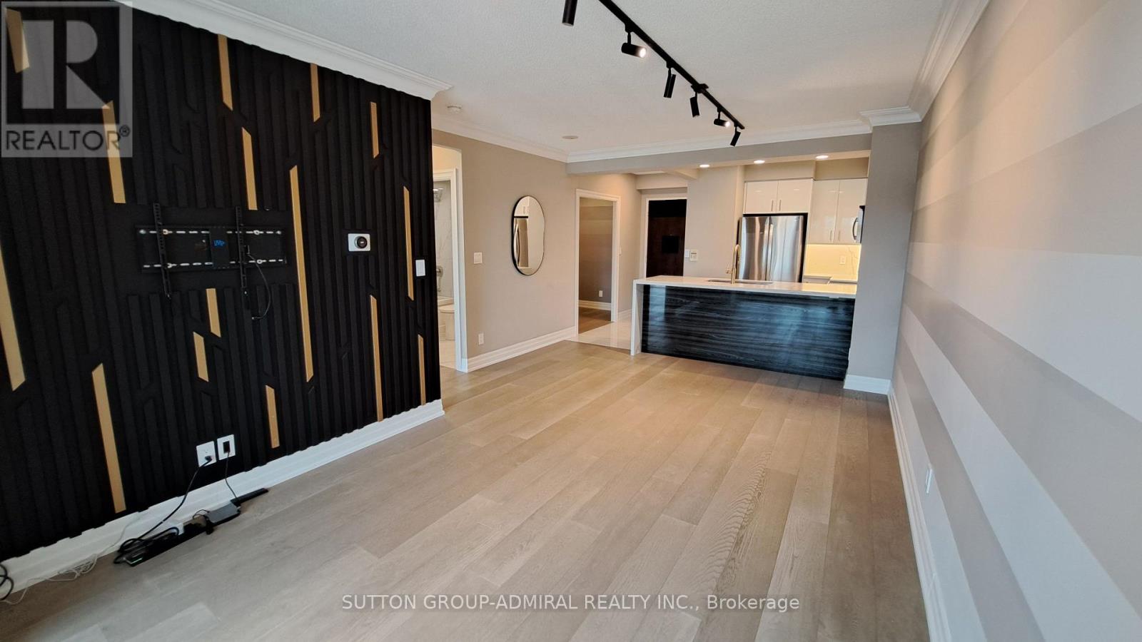 #704 - 88 Promenade Circle Property Photo 5