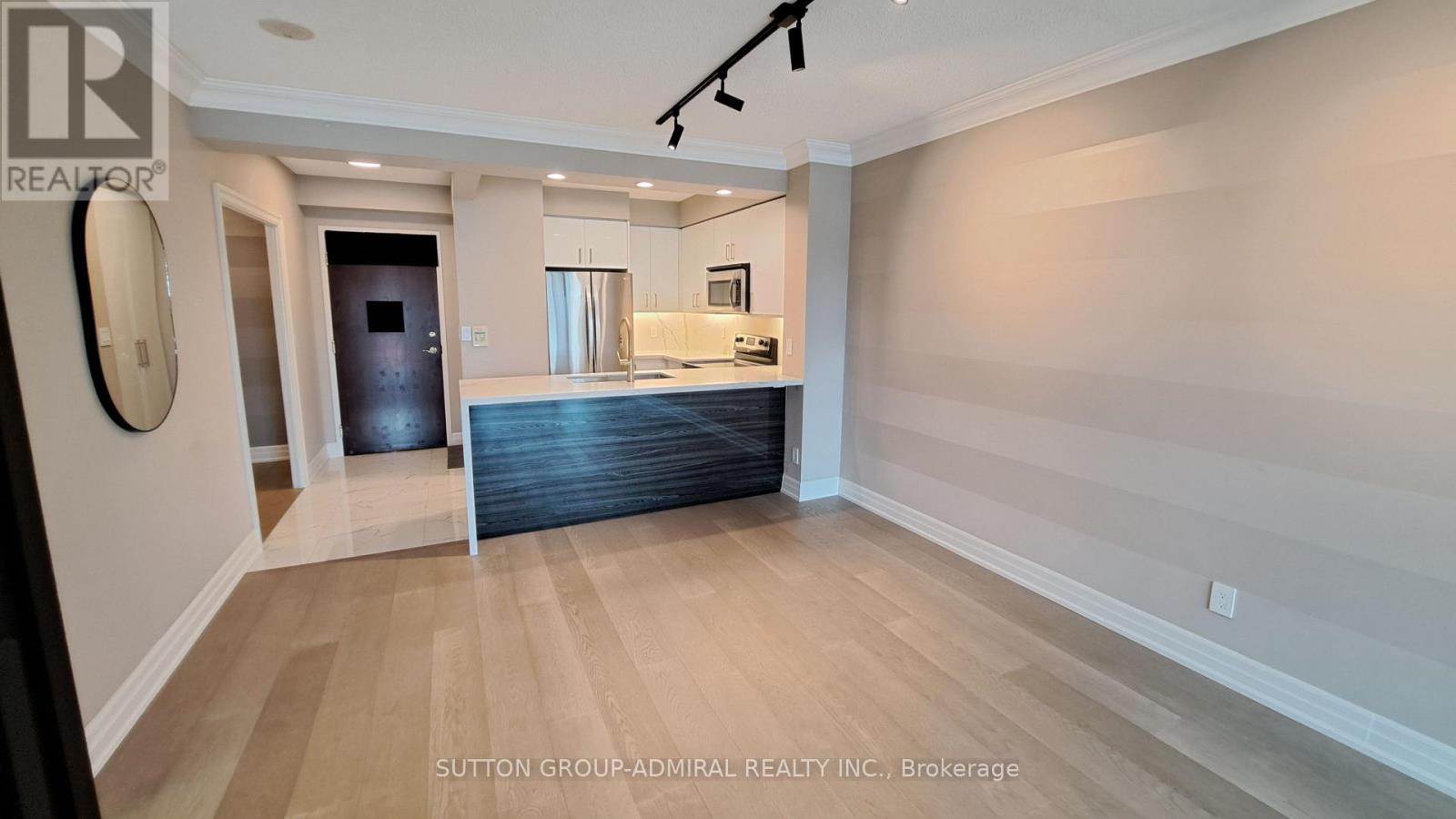 #704 - 88 Promenade Circle Property Photo 6