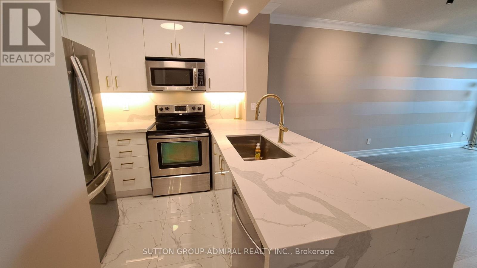 #704 - 88 Promenade Circle Property Photo 8