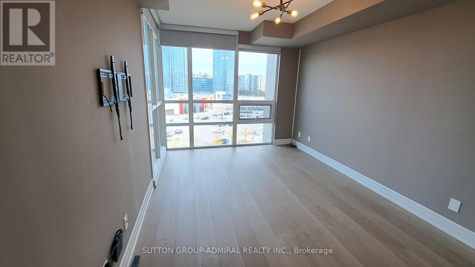 #704 - 88 Promenade Circle Property Photo 12
