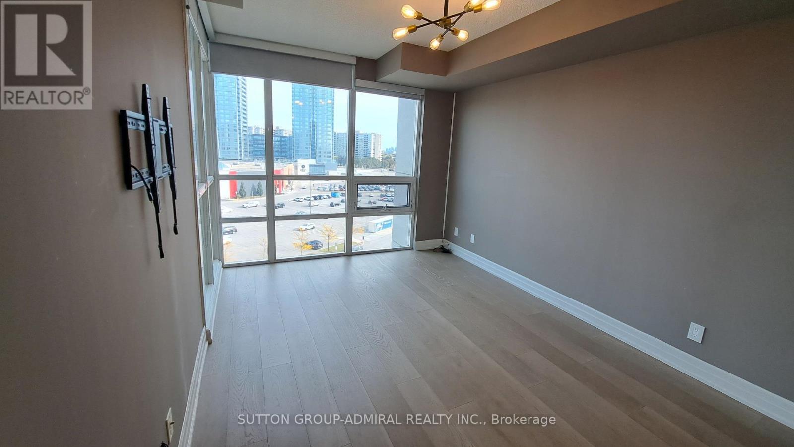 #704 - 88 Promenade Circle Property Photo 15