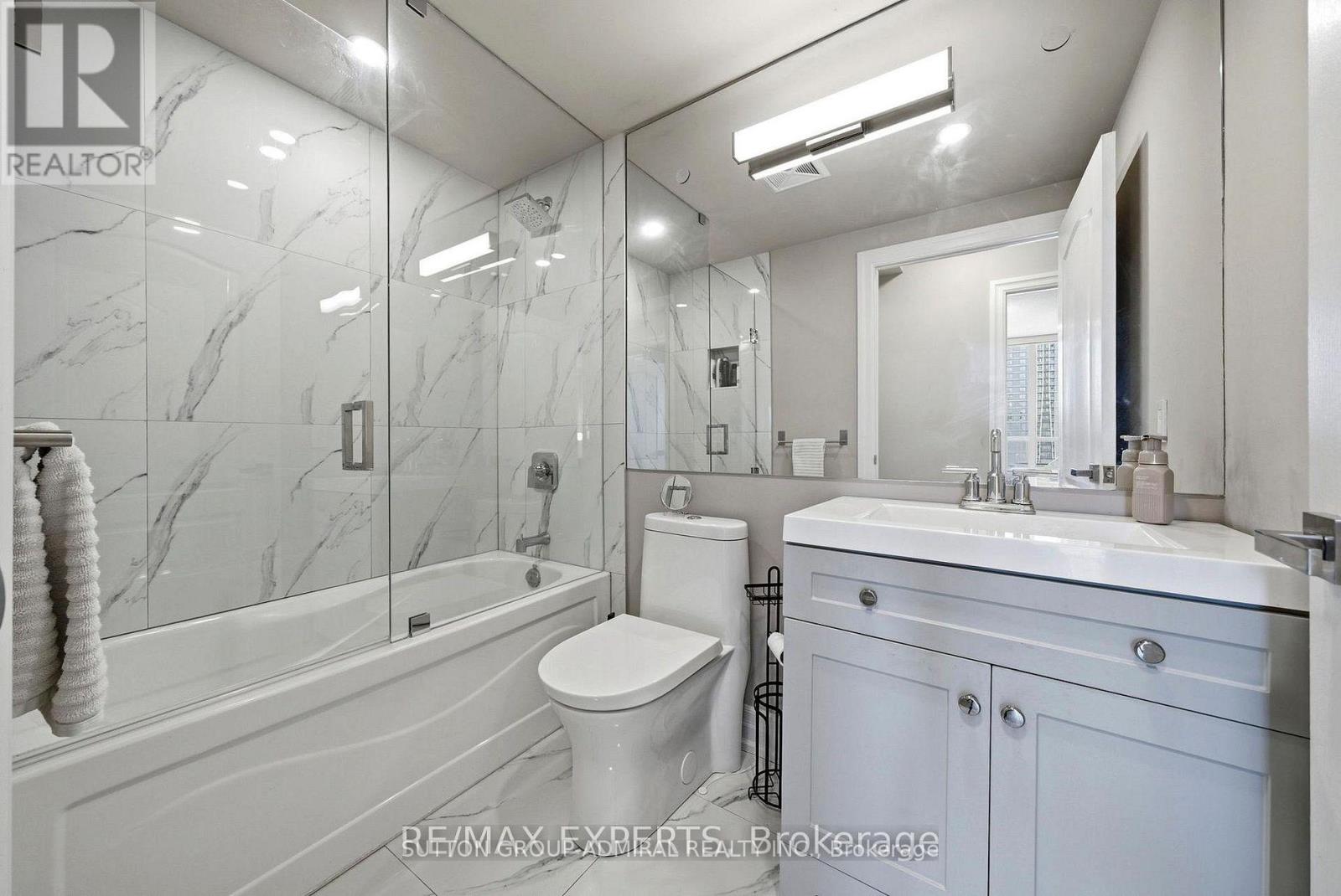 #704 - 88 Promenade Circle Property Photo 16