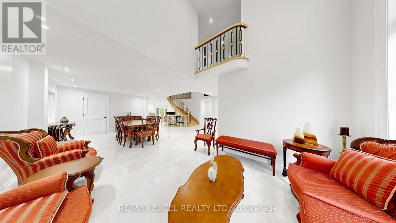 2b Trinity Crescent Property Photo 7