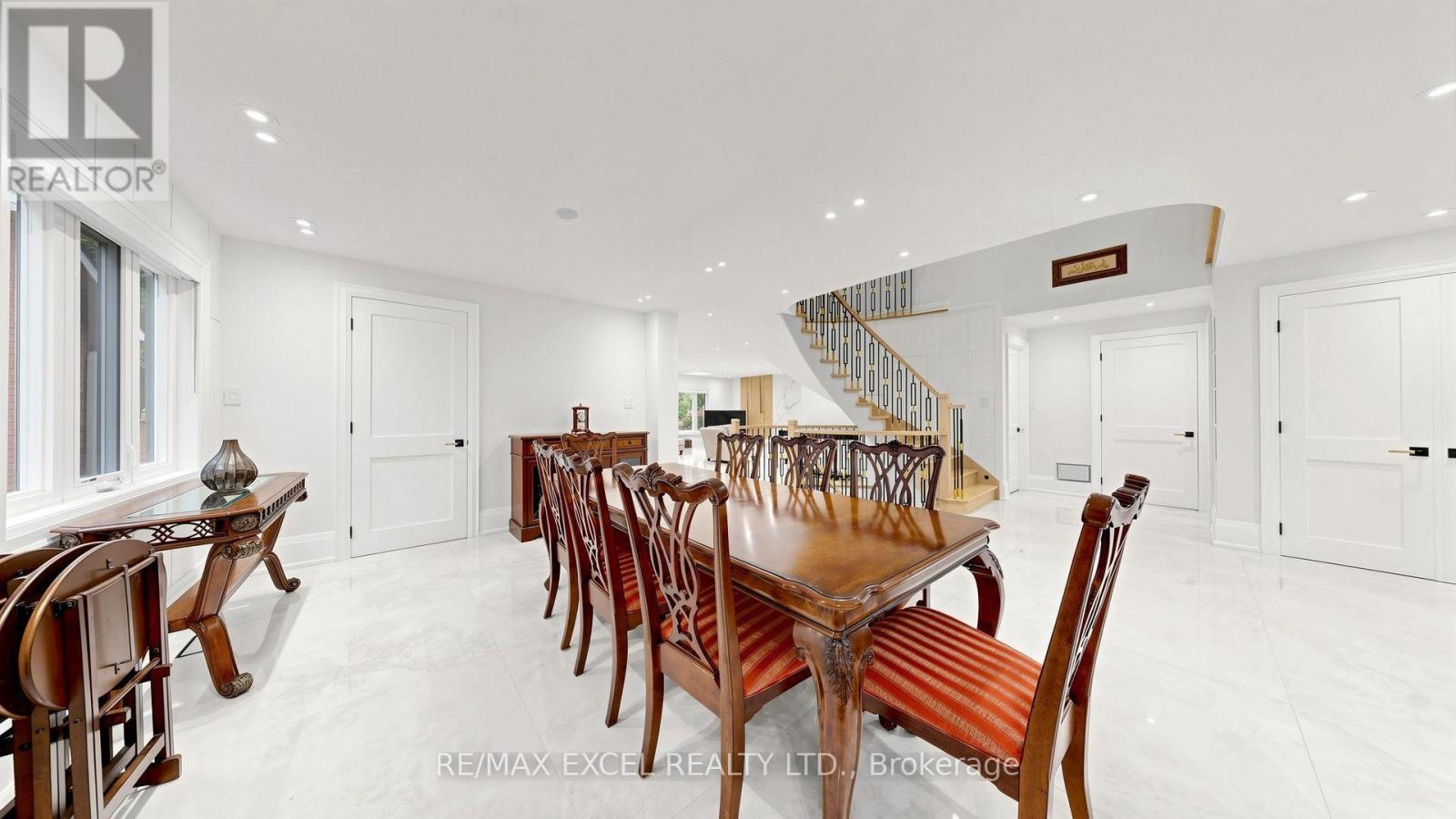 2b Trinity Crescent Property Photo 11