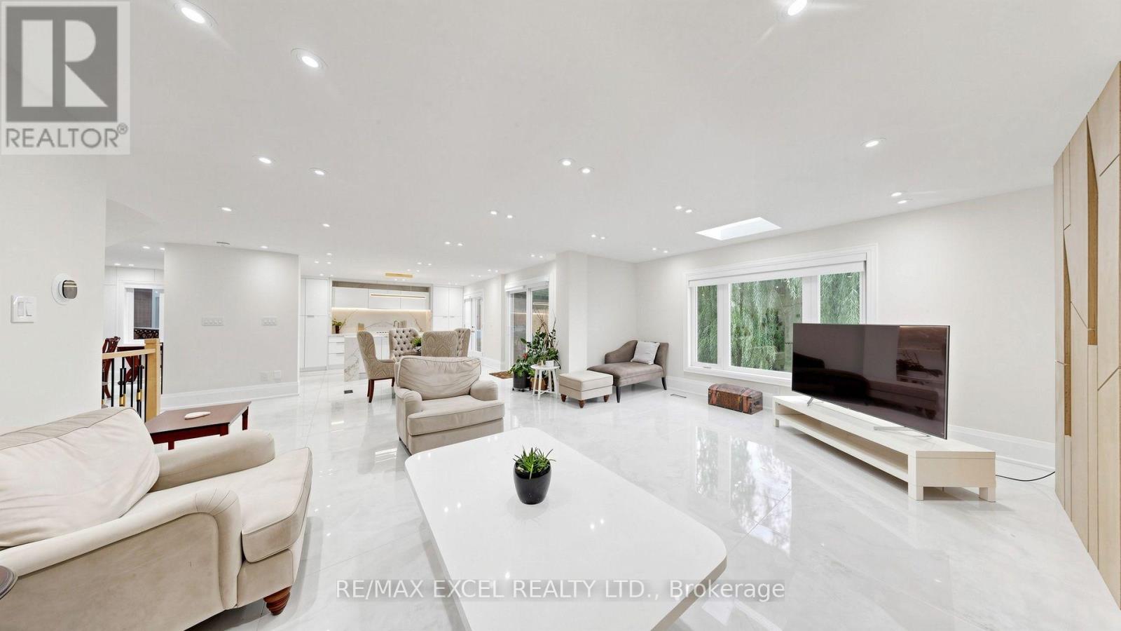 2b Trinity Crescent Property Photo 14