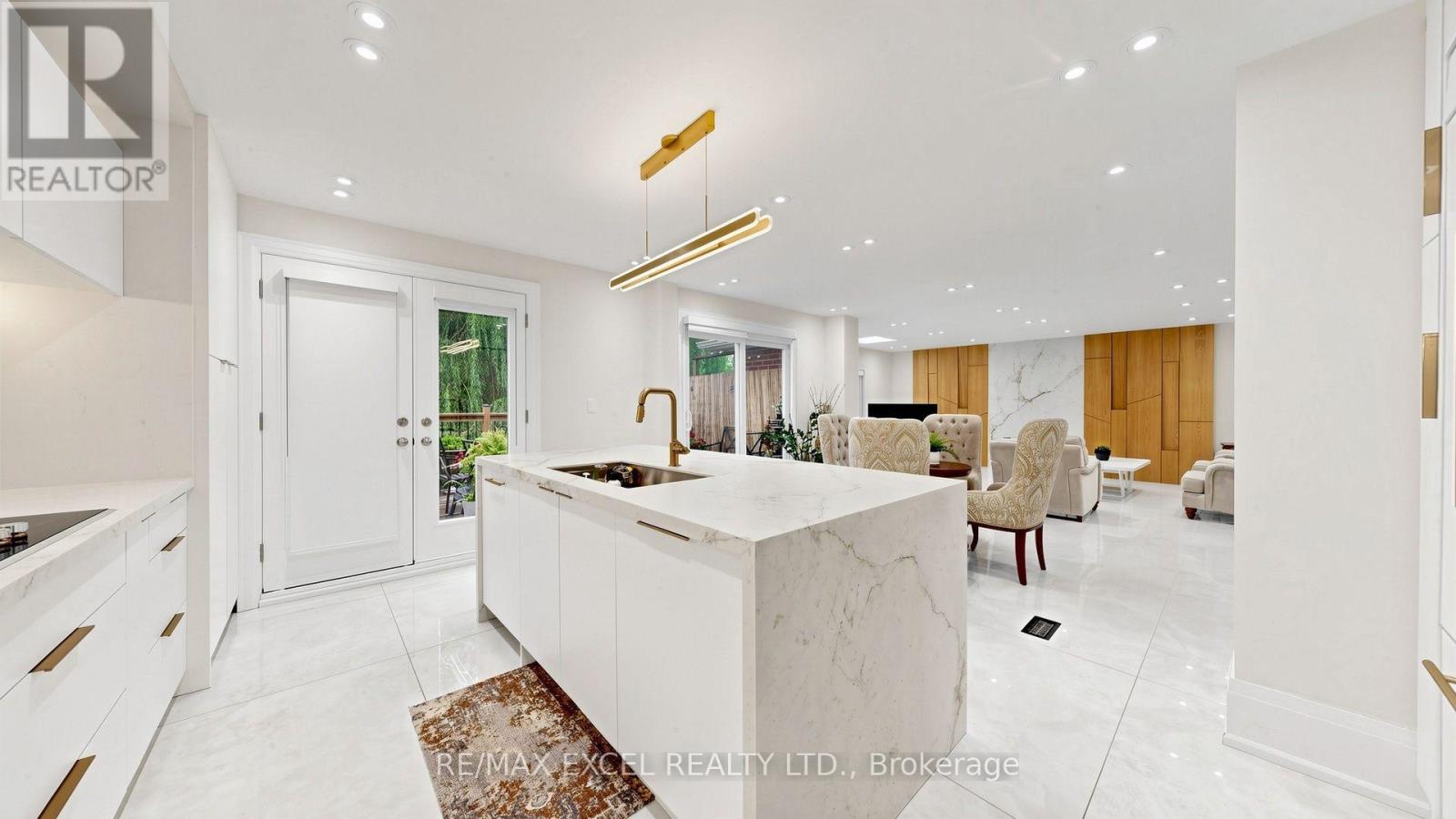 2b Trinity Crescent Property Photo 18