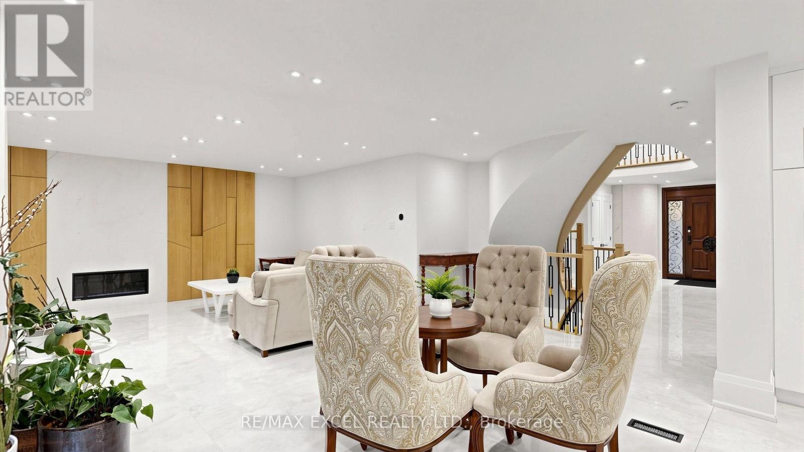 2b Trinity Crescent Property Photo 24