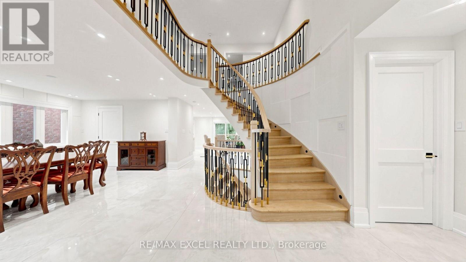 2b Trinity Crescent Property Photo 27