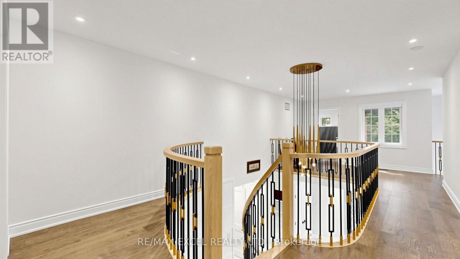 2b Trinity Crescent Property Photo 28