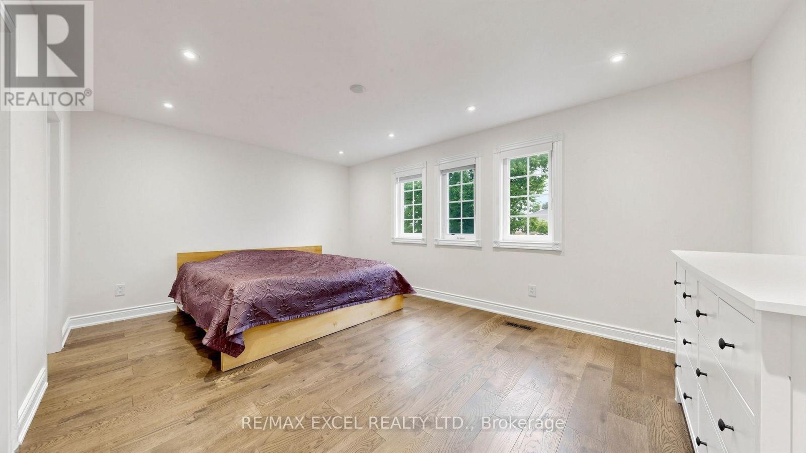 2b Trinity Crescent Property Photo 31