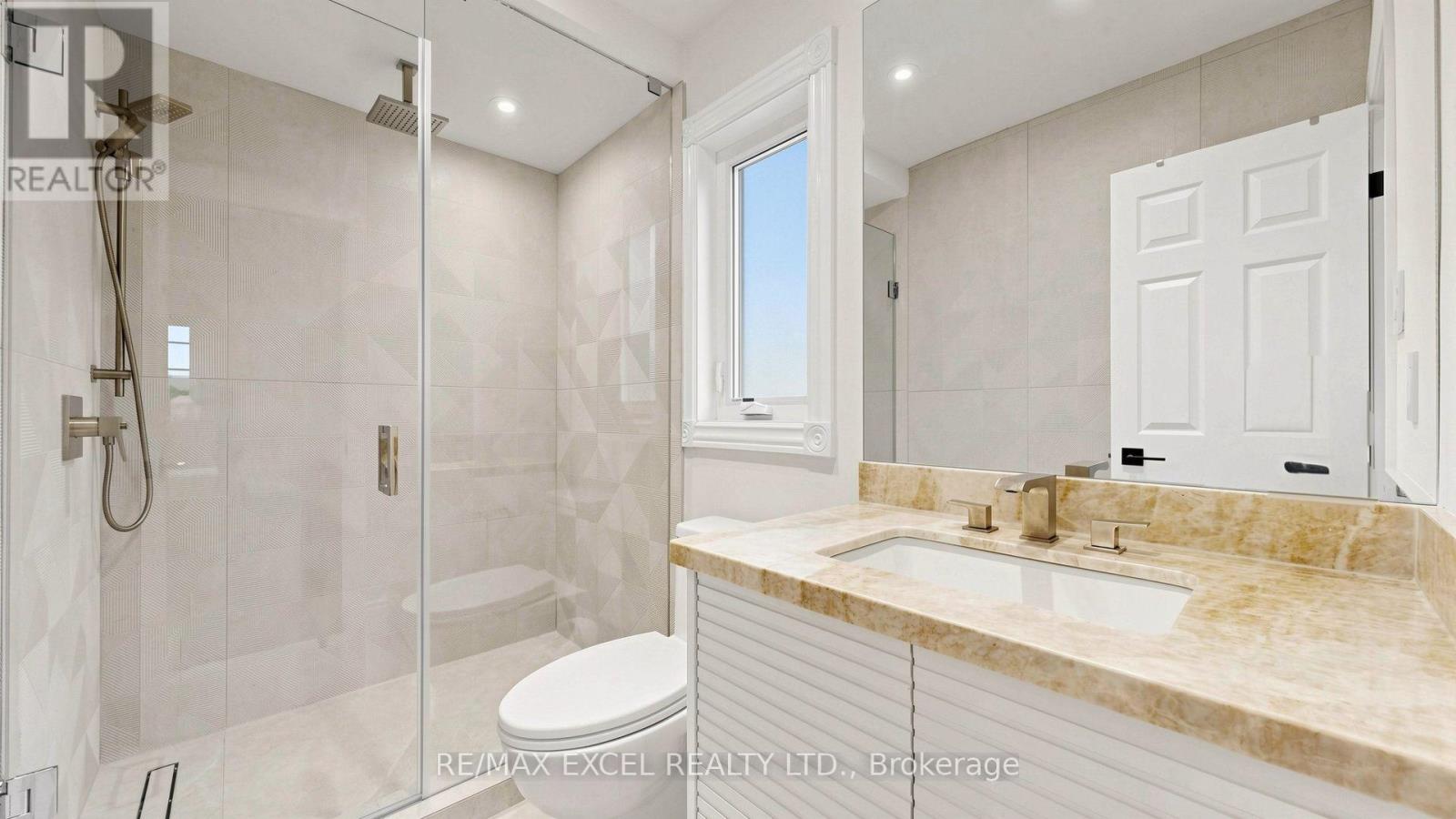 2b Trinity Crescent Property Photo 32