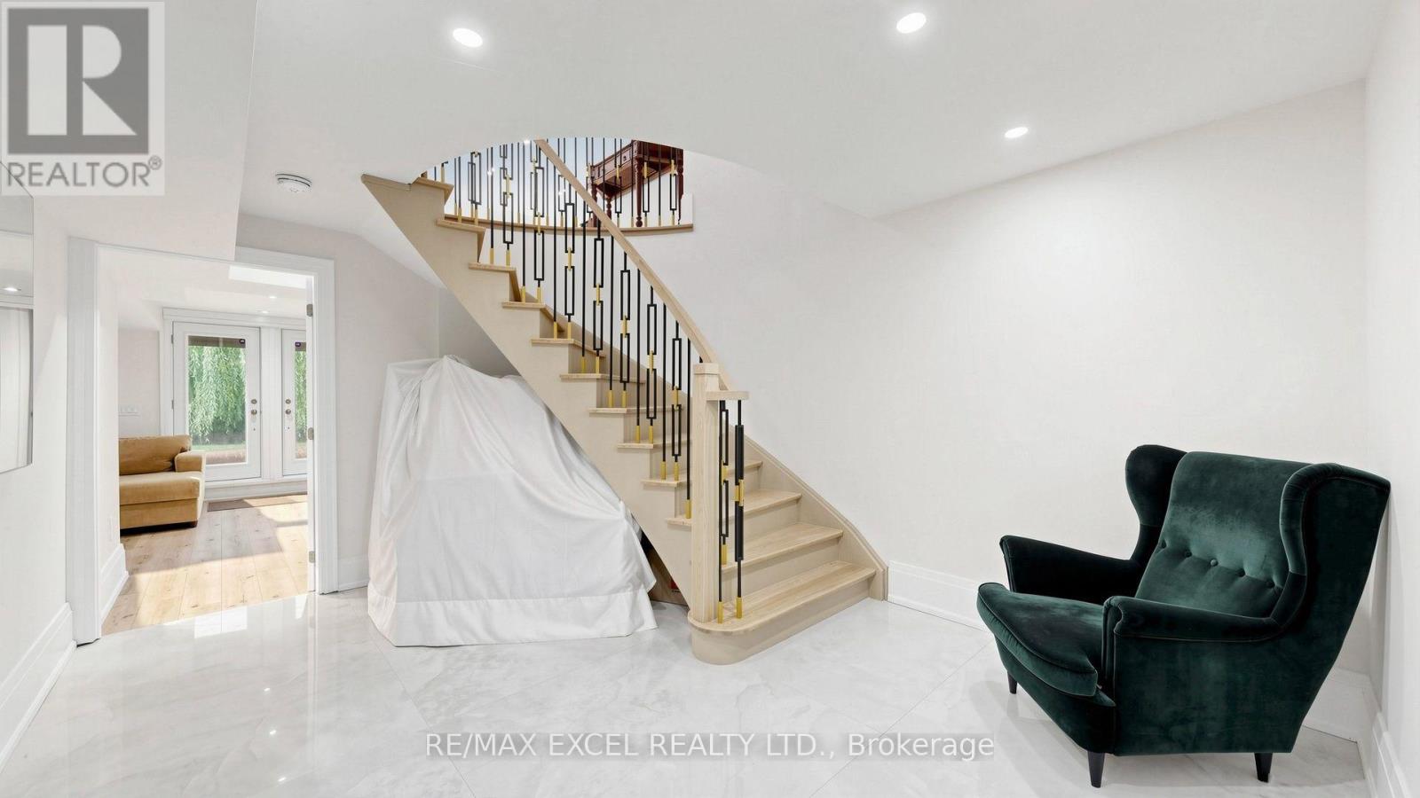 2b Trinity Crescent Property Photo 36