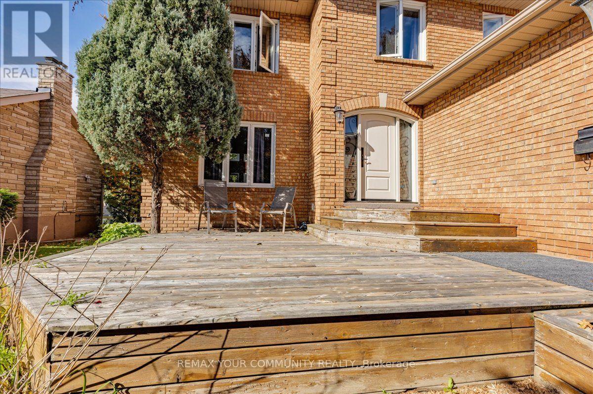 76 Riverglen Drive Property Photo 4