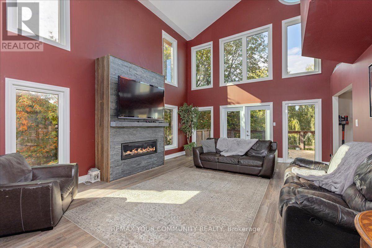 76 Riverglen Drive Property Photo 8