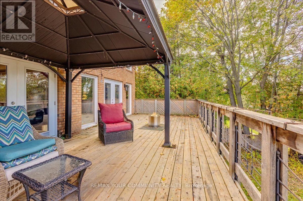 76 Riverglen Drive Property Photo 37