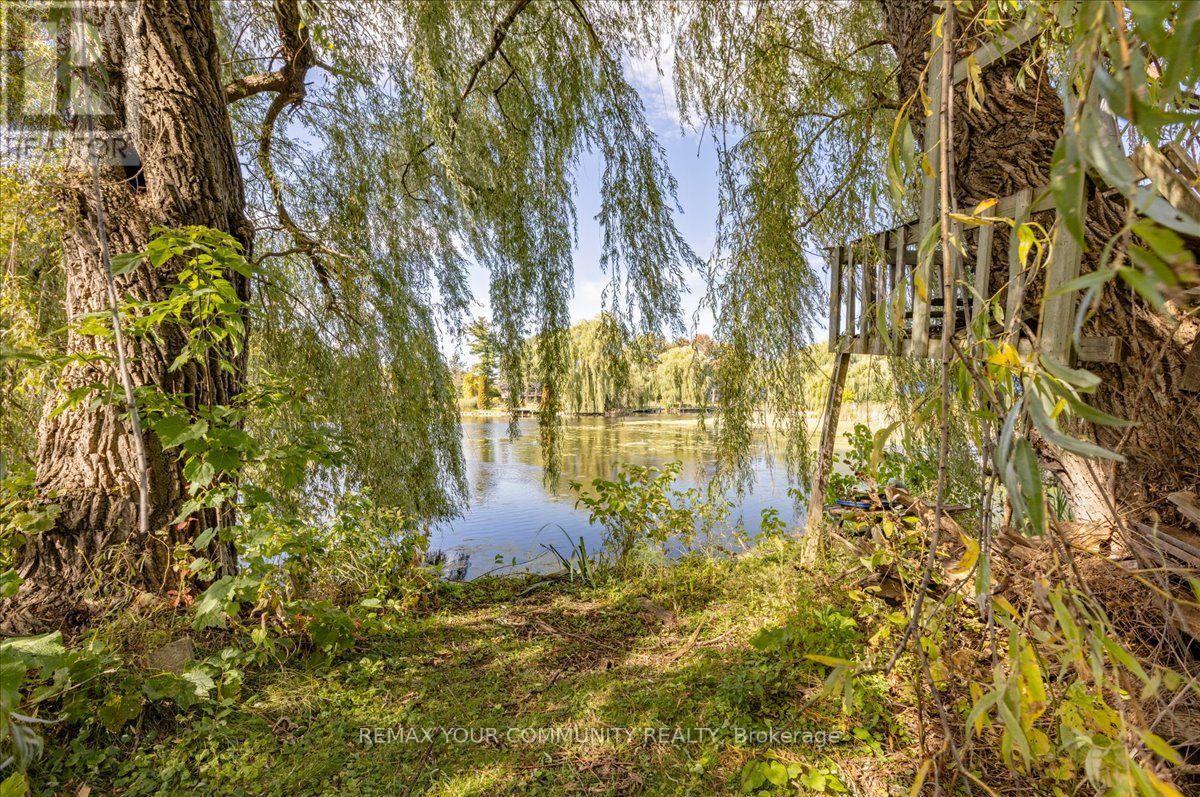 76 Riverglen Drive Property Photo 44