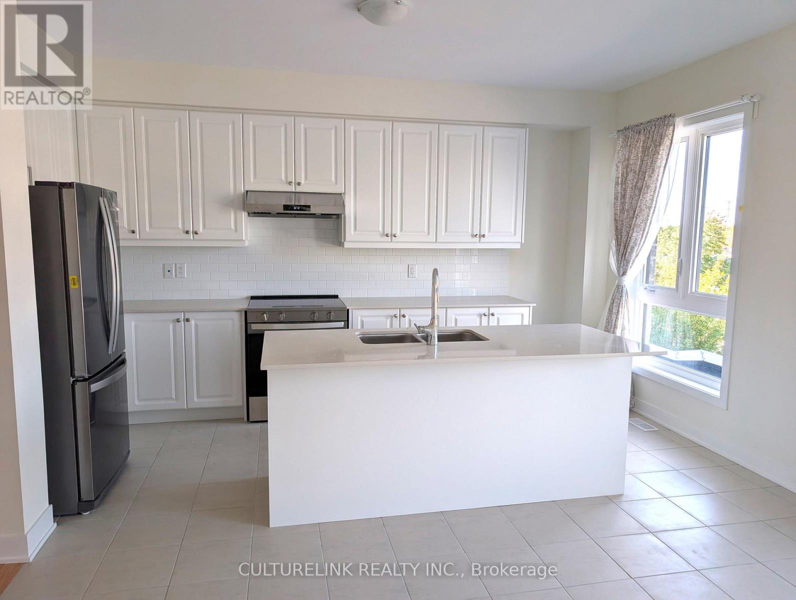 47 Mumbai Drive Property Photo 7