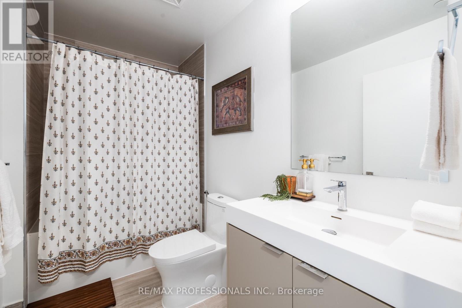 1421 - 10 Abeja Street Property Photo 11