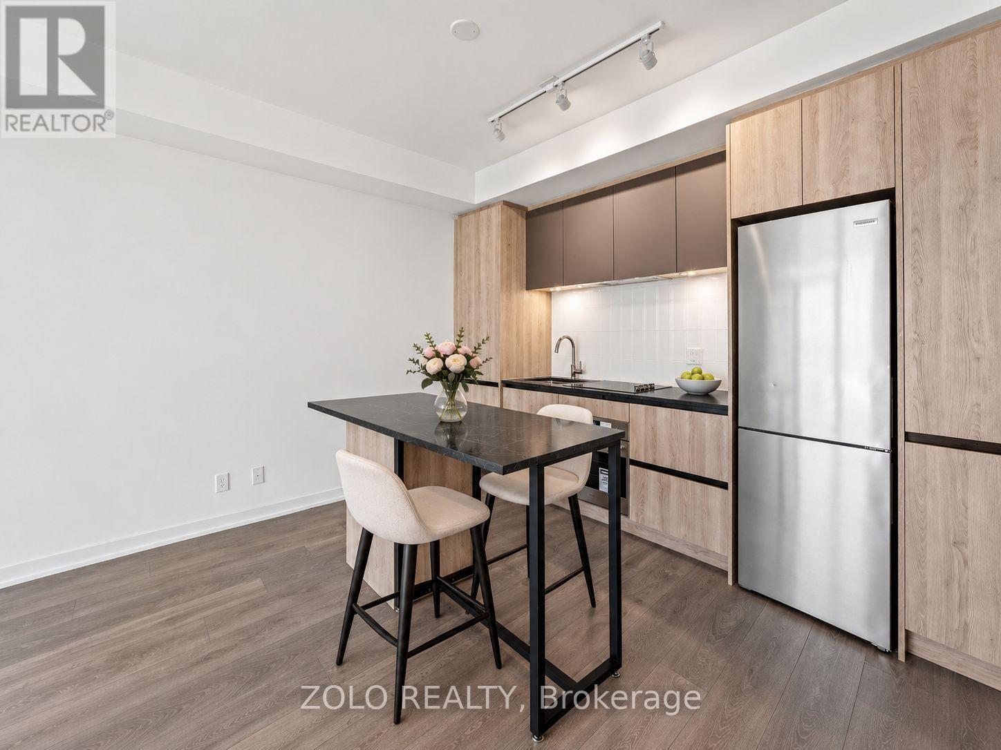 1324 - 7950 Bathurst Street Property Photo 6