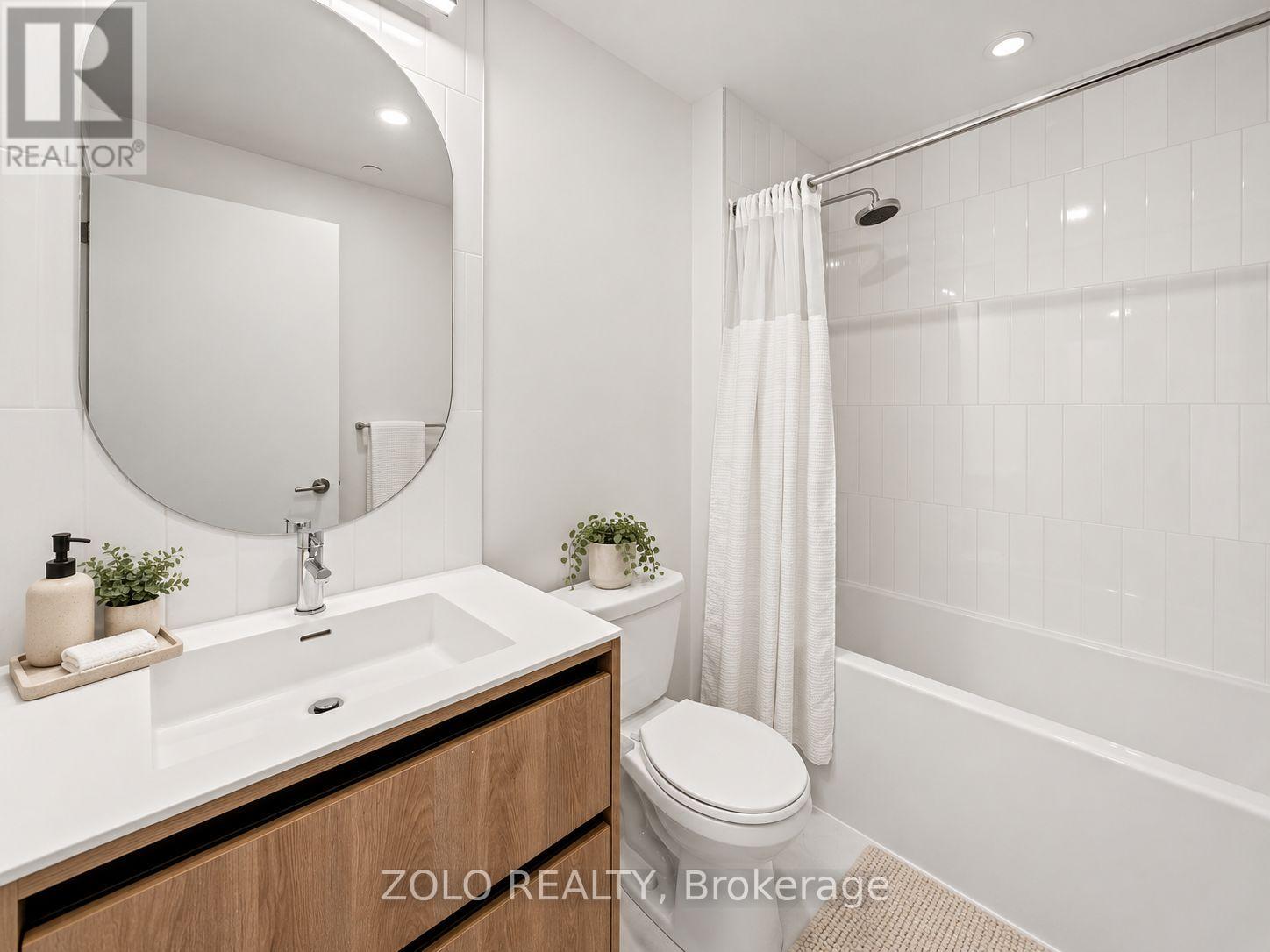 1324 - 7950 Bathurst Street Property Photo 13