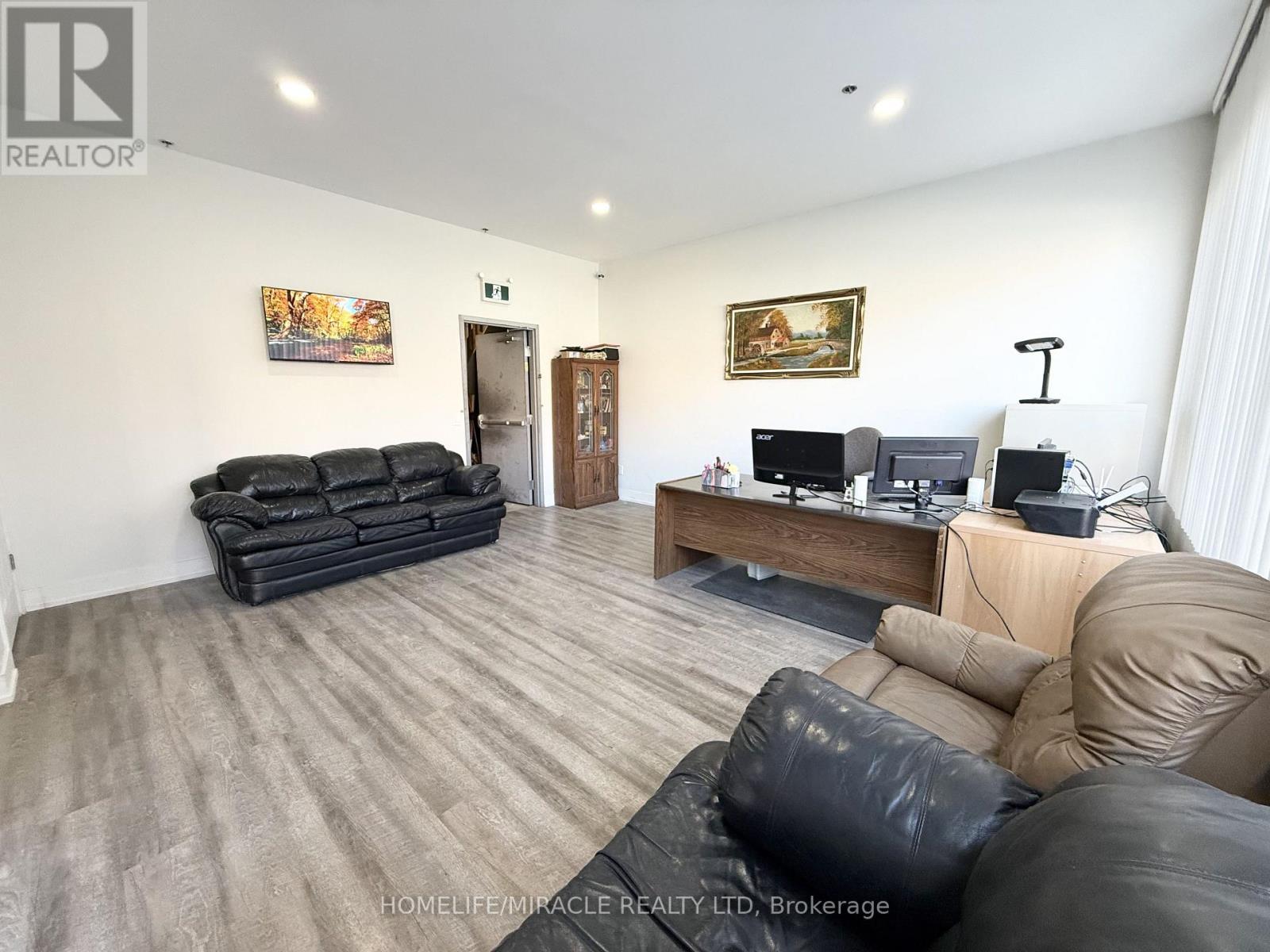 25 - 40 Pippin Road Property Photo 2