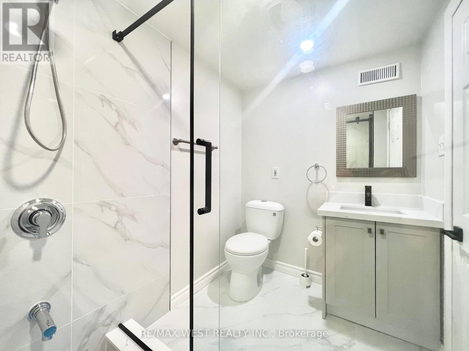 Bsmt - 147 Woodhall Road Property Photo 8