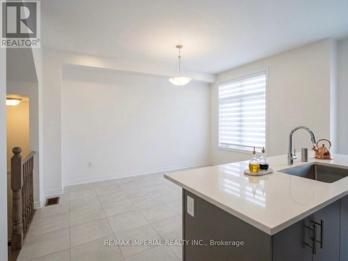 103 Mumbai Drive Property Photo 4