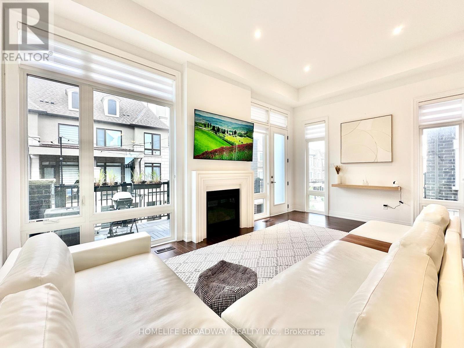 300 King Road Property Photo 10