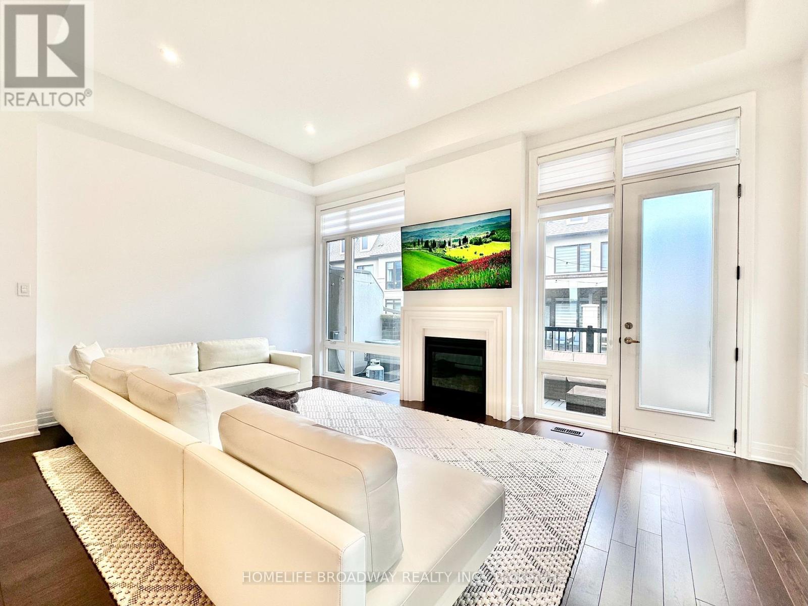 300 King Road Property Photo 11