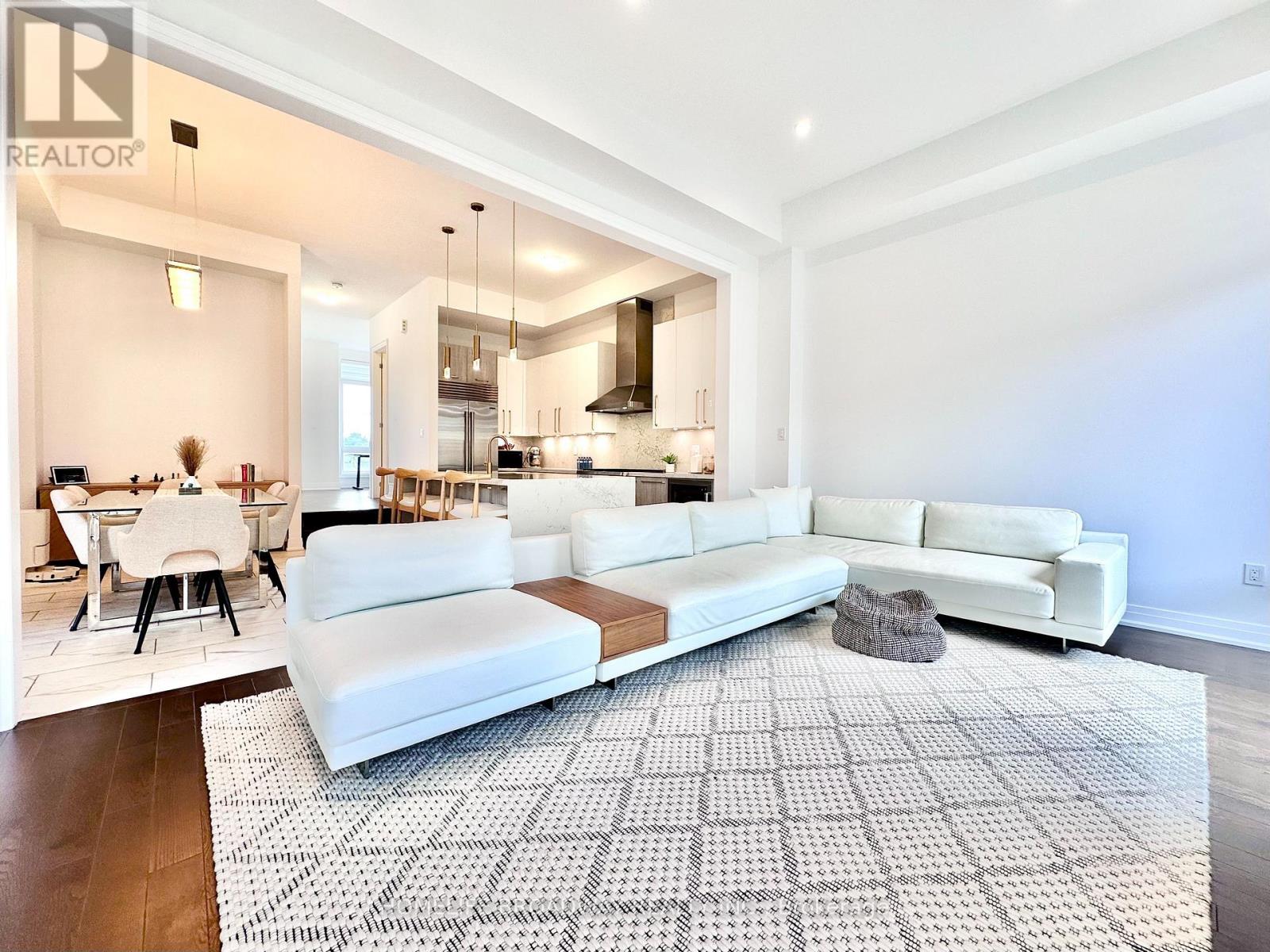 300 King Road Property Photo 12
