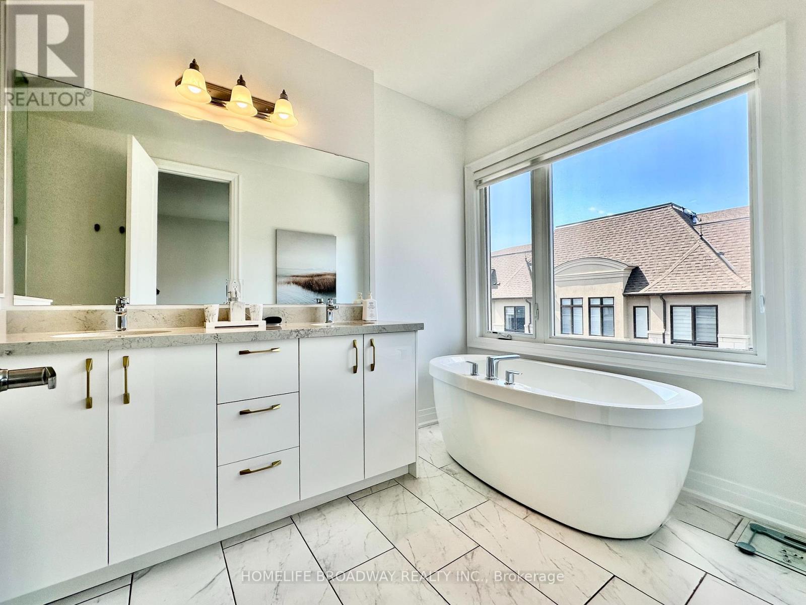 300 King Road Property Photo 27